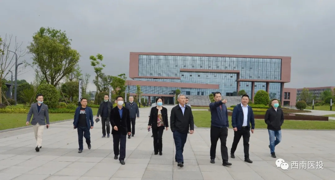 刘云常委调研泸州医疗器械职业学院