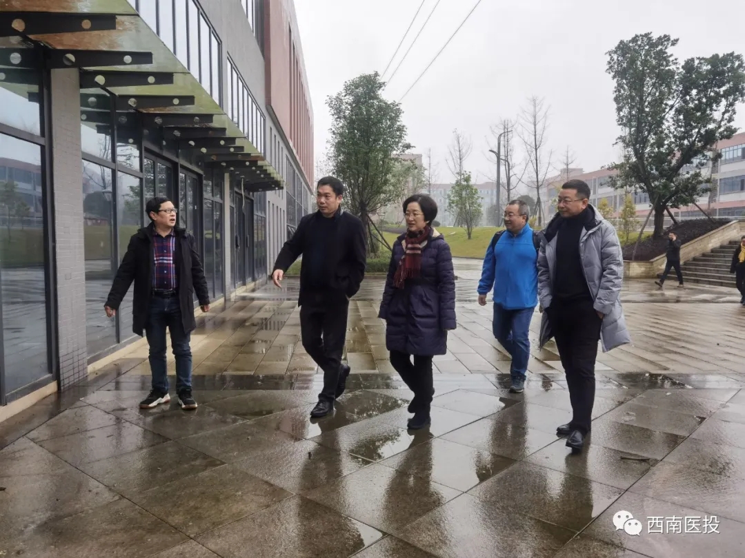 西南医投集团董事长黄露调研泸州医疗器械职业学院项目推进情况