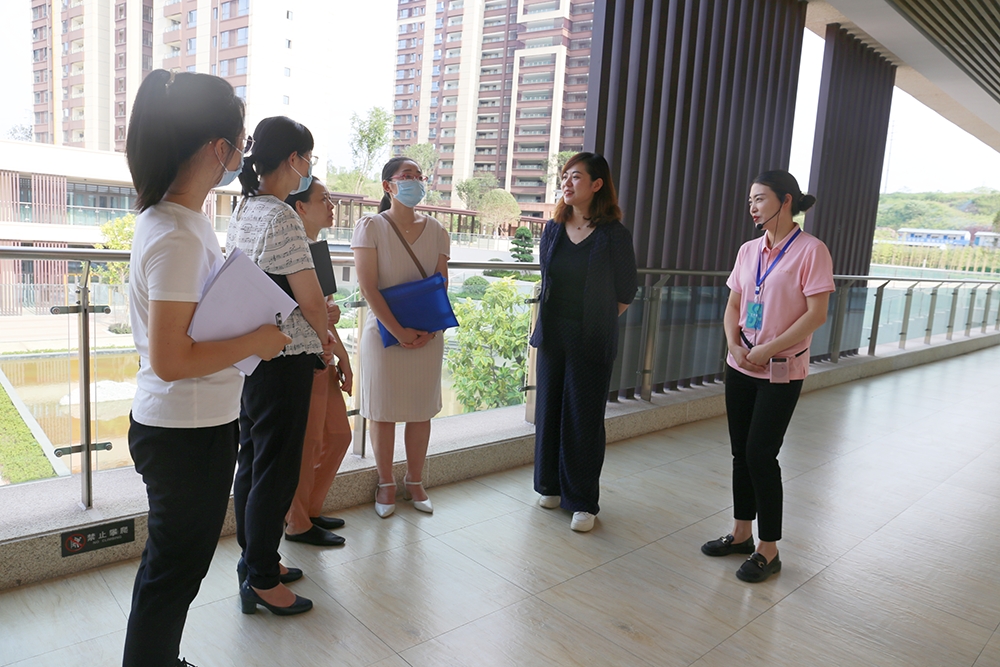 泸州市社科院指导春江酒城嘉苑红色康养服务基地建设