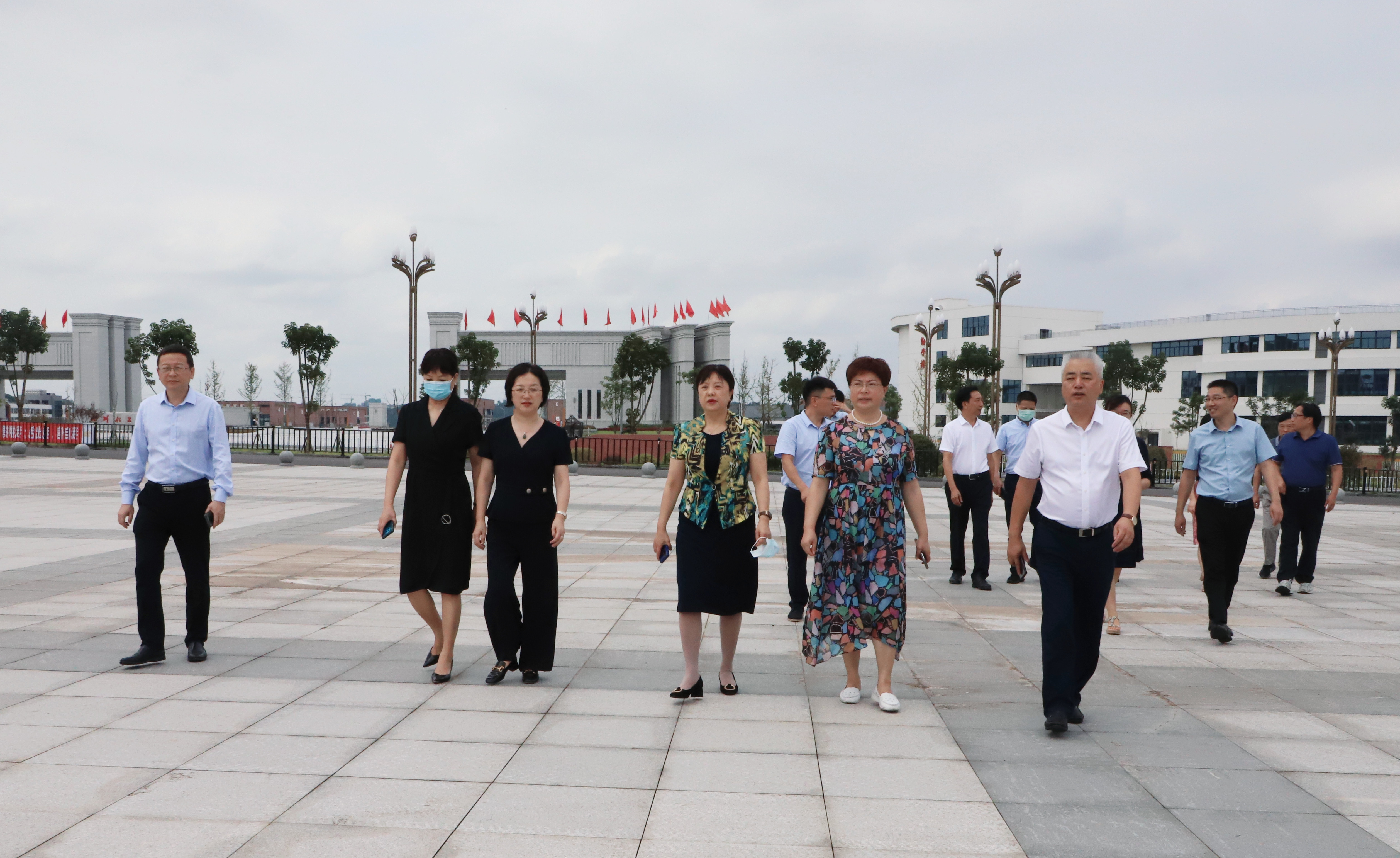 泸州市政府副市长马宗慧指导泸州医疗器械职业学院开学工作   