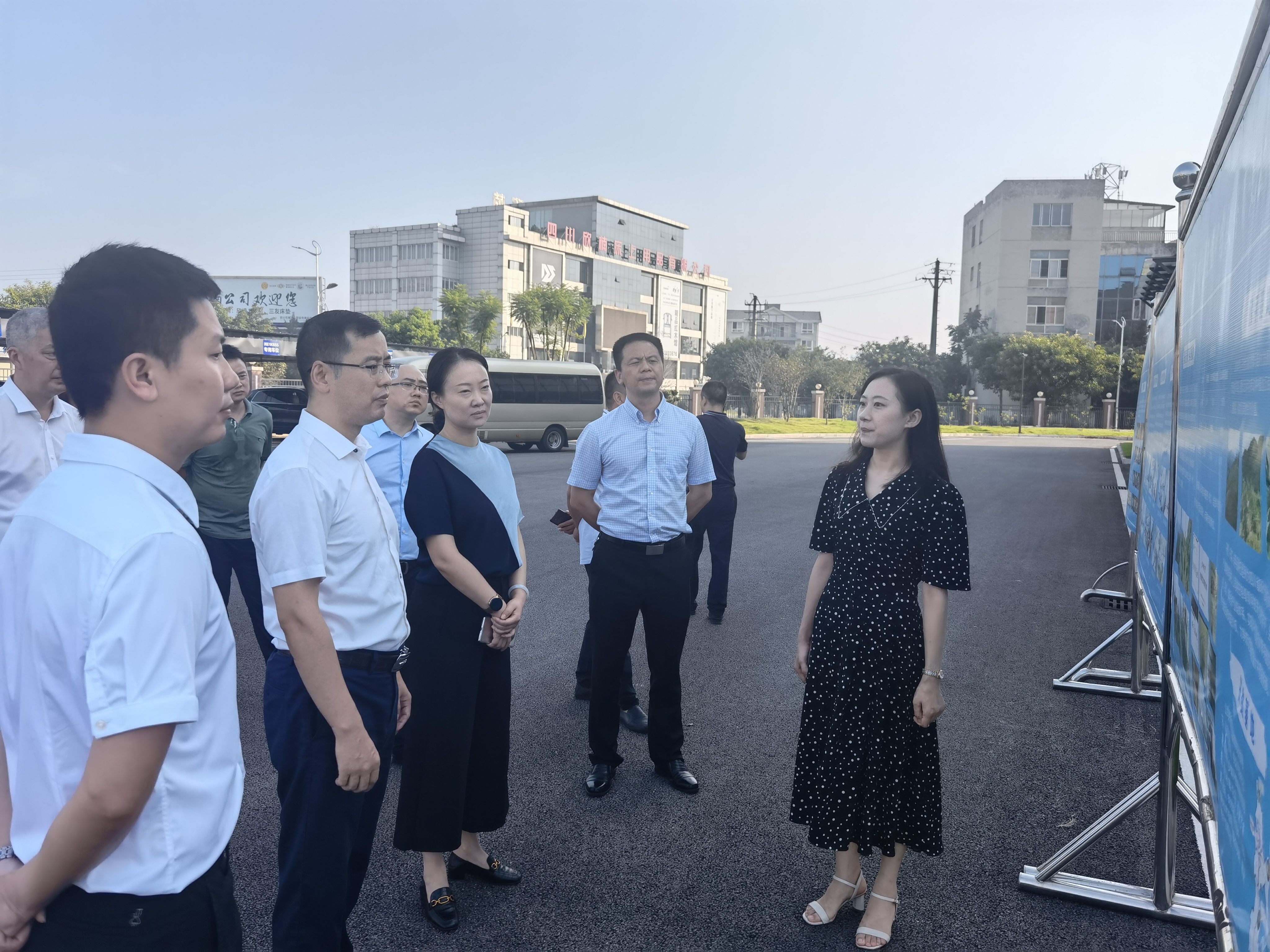 现代医药产业生态链走访调研天植中药公司    