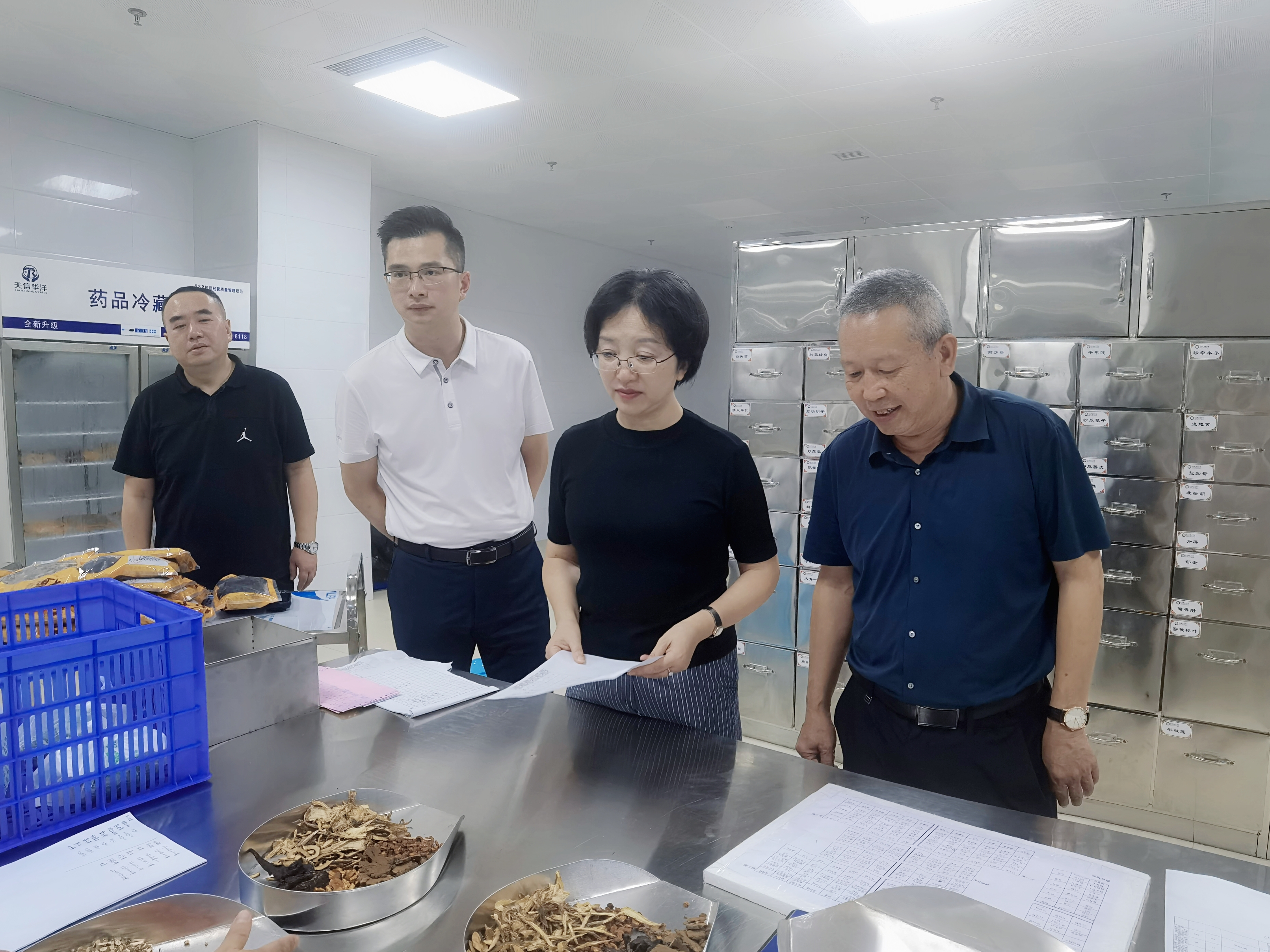 黄露董事长视察天植中药公司投资建设的中药饮片代煎中心