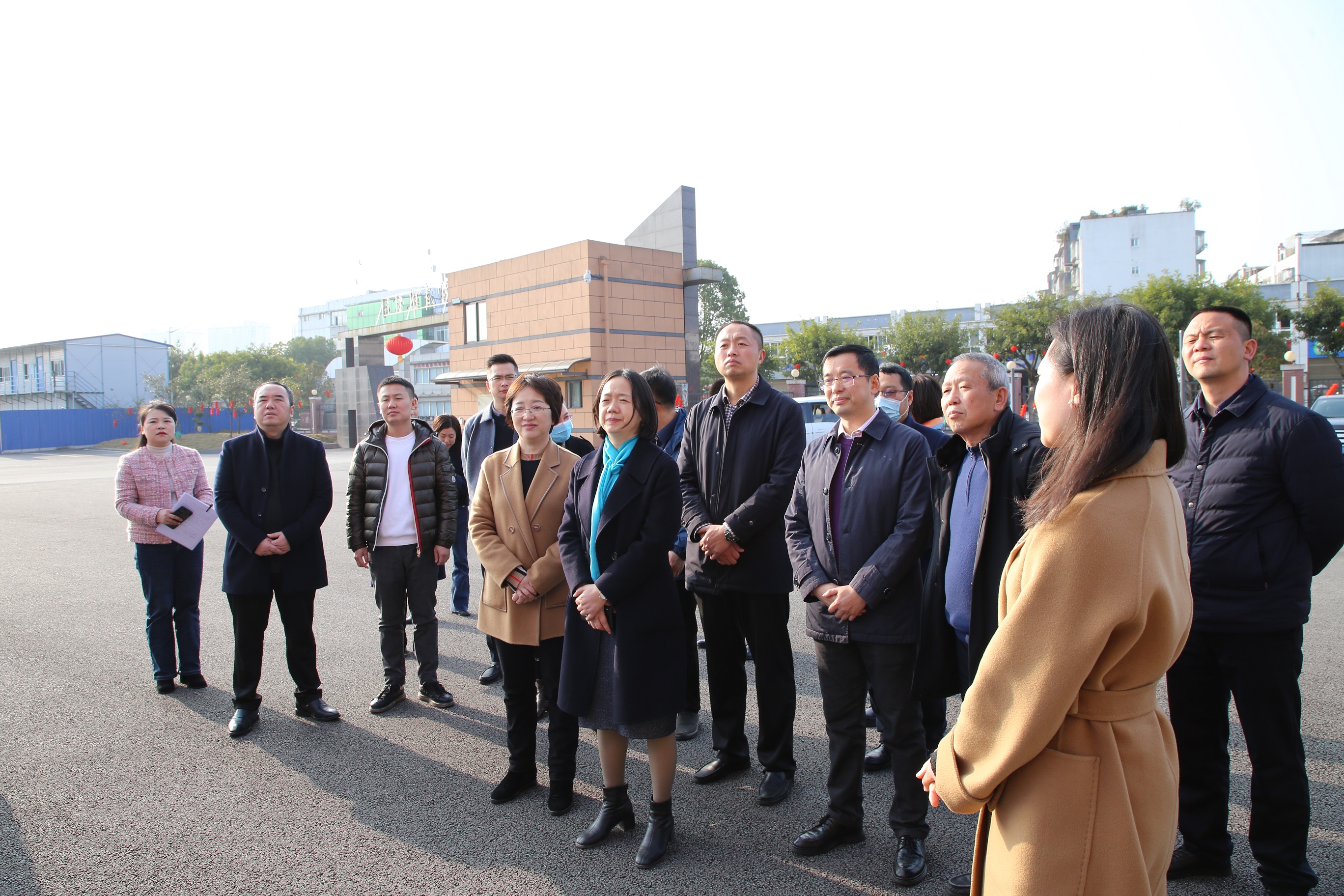 泸州市委常委、宣传部部长、现代医药产业生态链链长徐利莅临天植中药公司调研现代医药产业生态链工作