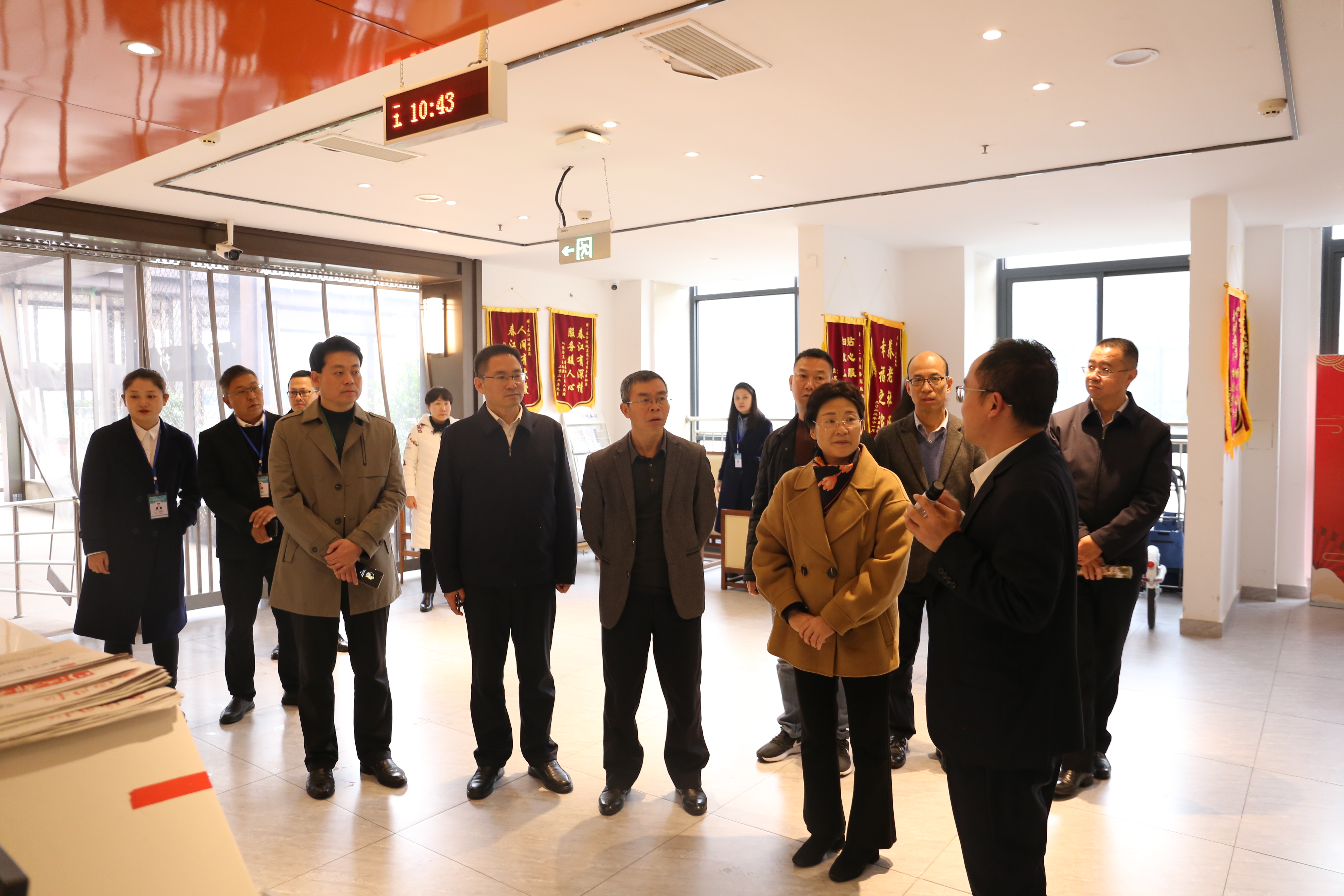 省政协医卫委专职副主任冉卫文调研西南医投集团春江酒城嘉苑