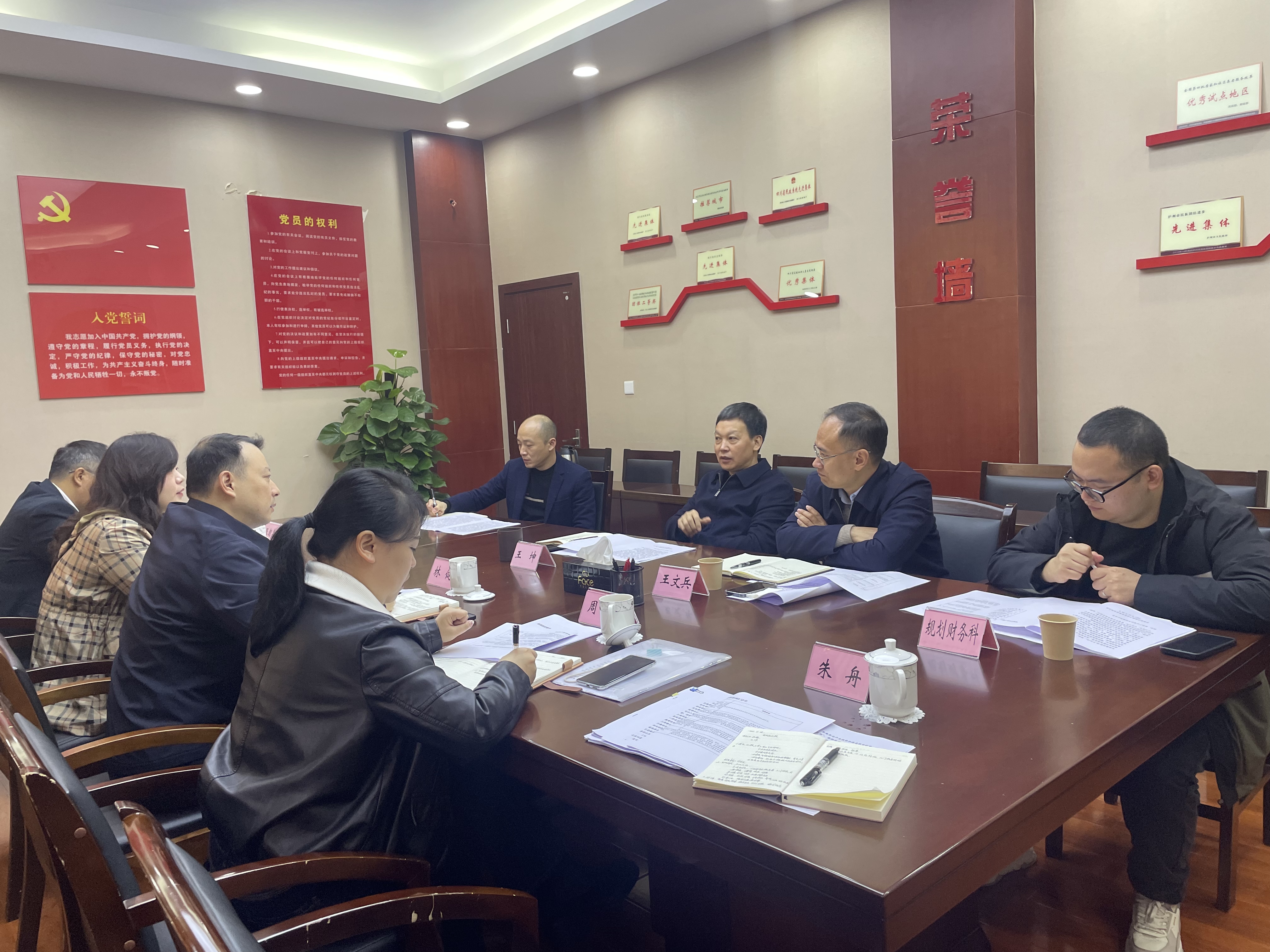 政企联合、共谋发展 西南医投集团党委书记、董事长林健带队向泸州市民政局作专题汇报