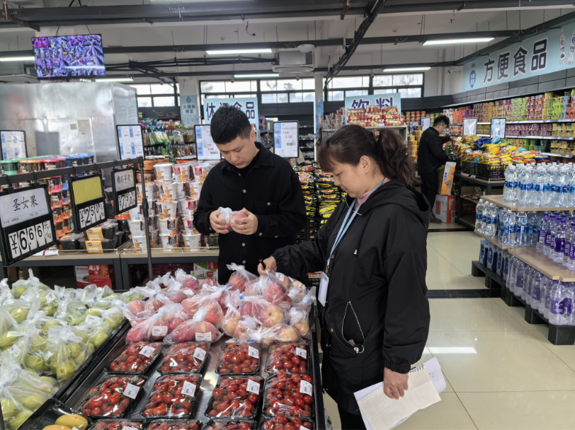 医教投资公司开展校园超市、业态全面检查工作